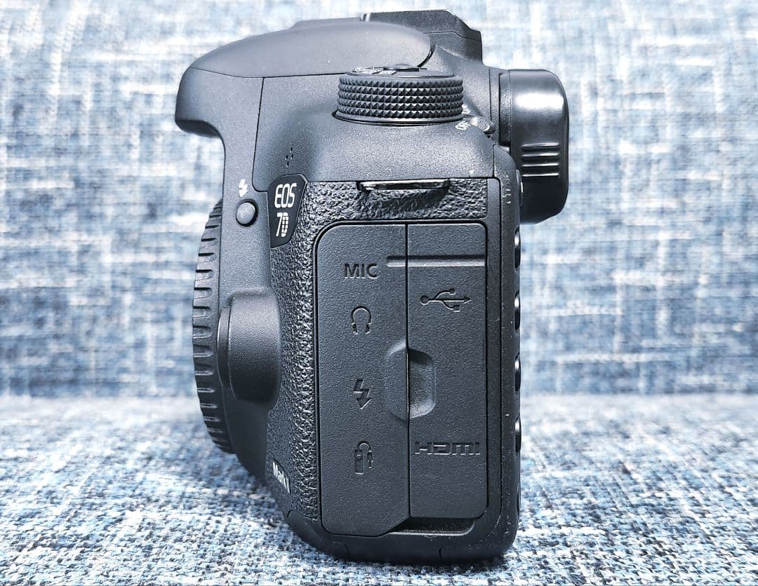 土日限定Canon キャノンEOS 7D MARK2 Ⅱボディ CFカード付き