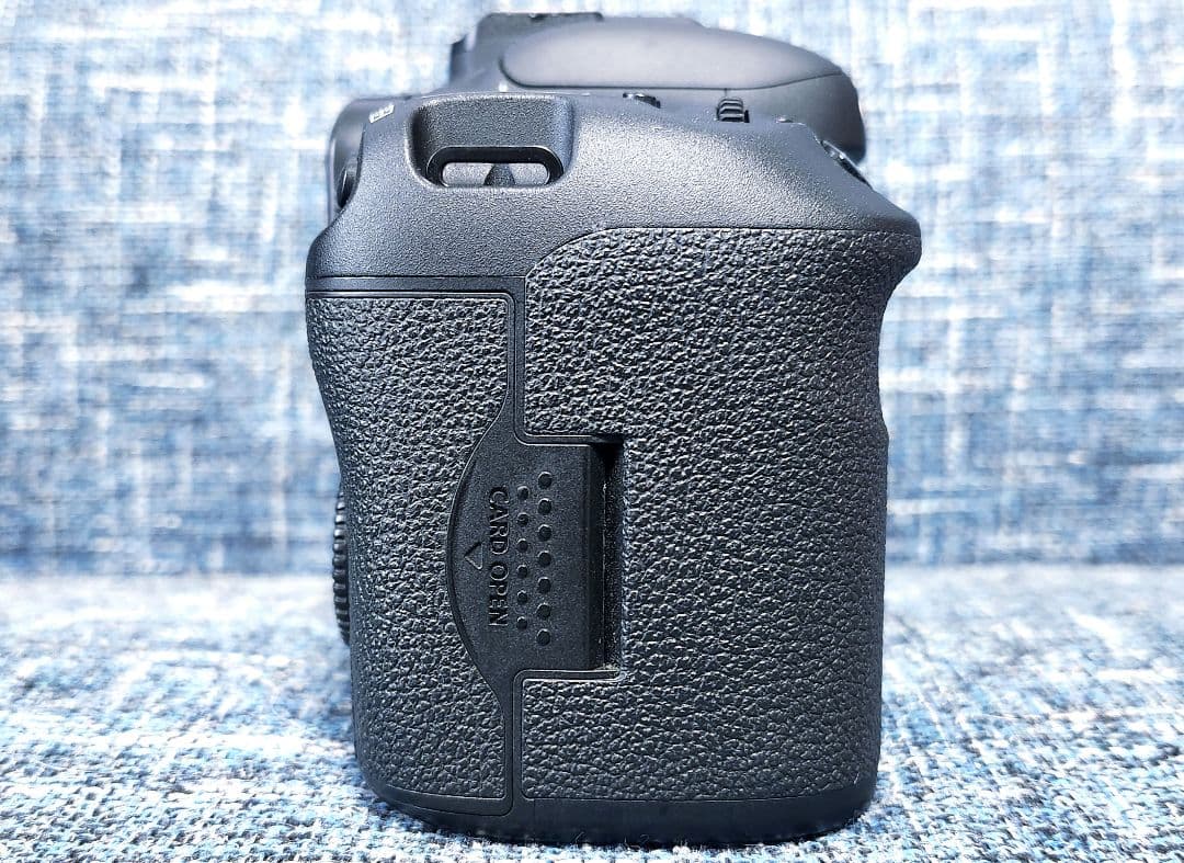 土日限定Canon キャノンEOS 7D MARK2 Ⅱボディ CFカード付き