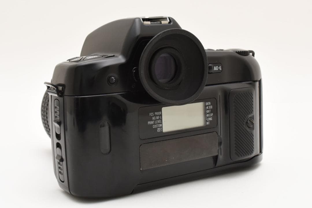 NIKON ニコンF90S + AF NIKKOR 28-70 3.5-4.5d