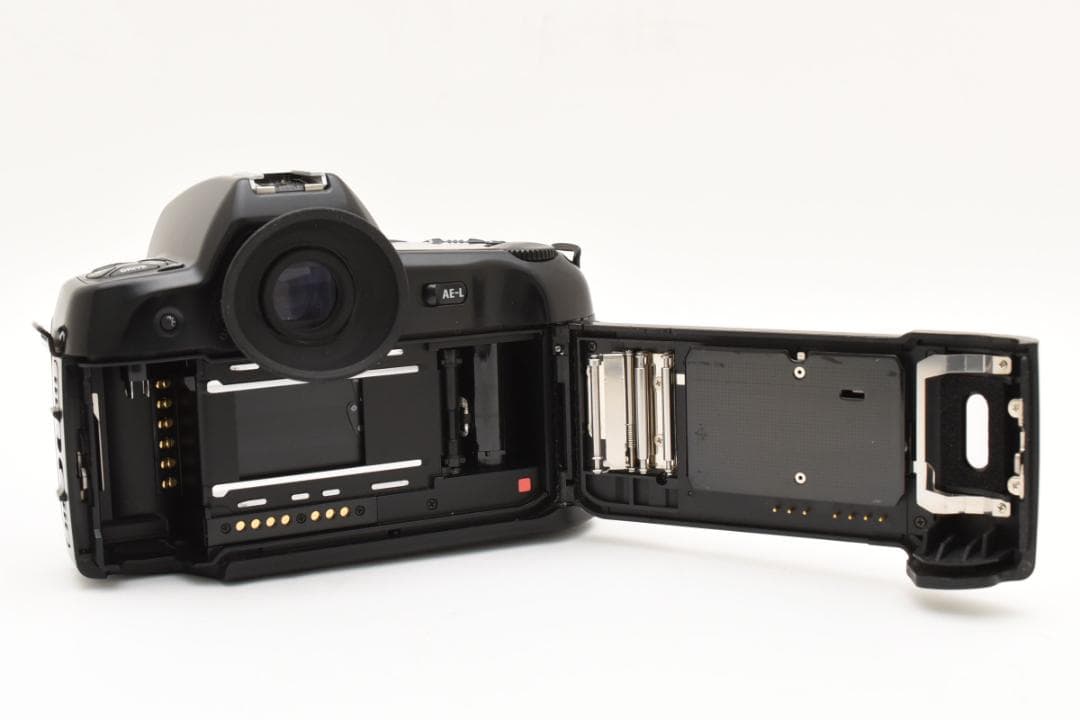 NIKON ニコンF90S + AF NIKKOR 28-70 3.5-4.5d