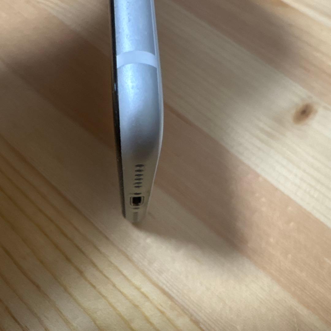 iPhoneSE 第二世代　64G SIMフリー