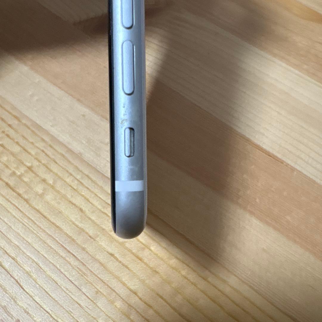 iPhoneSE 第二世代　64G SIMフリー