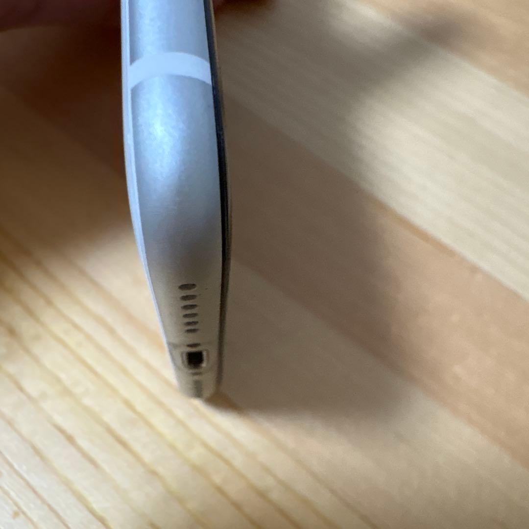iPhoneSE 第二世代　64G SIMフリー