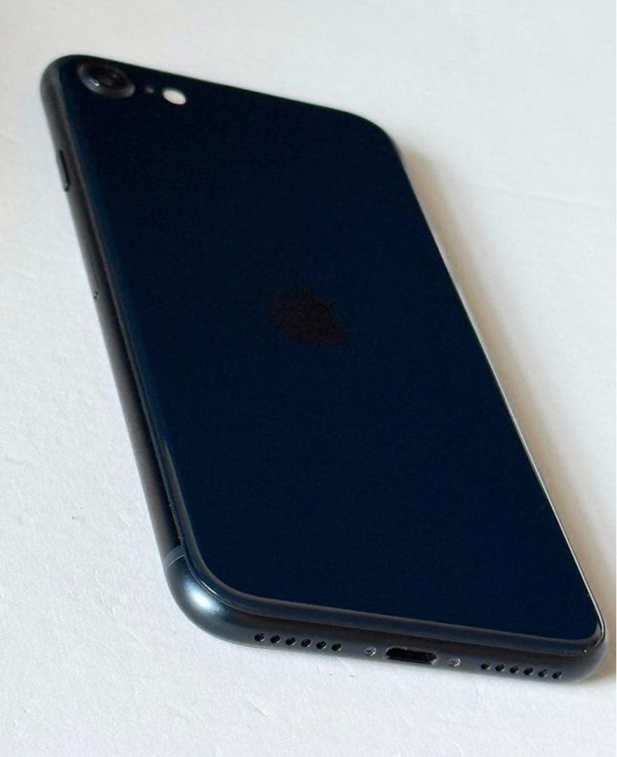 未使用に近い　バッテリー最大容量100%　iPhone SE 3 64GB