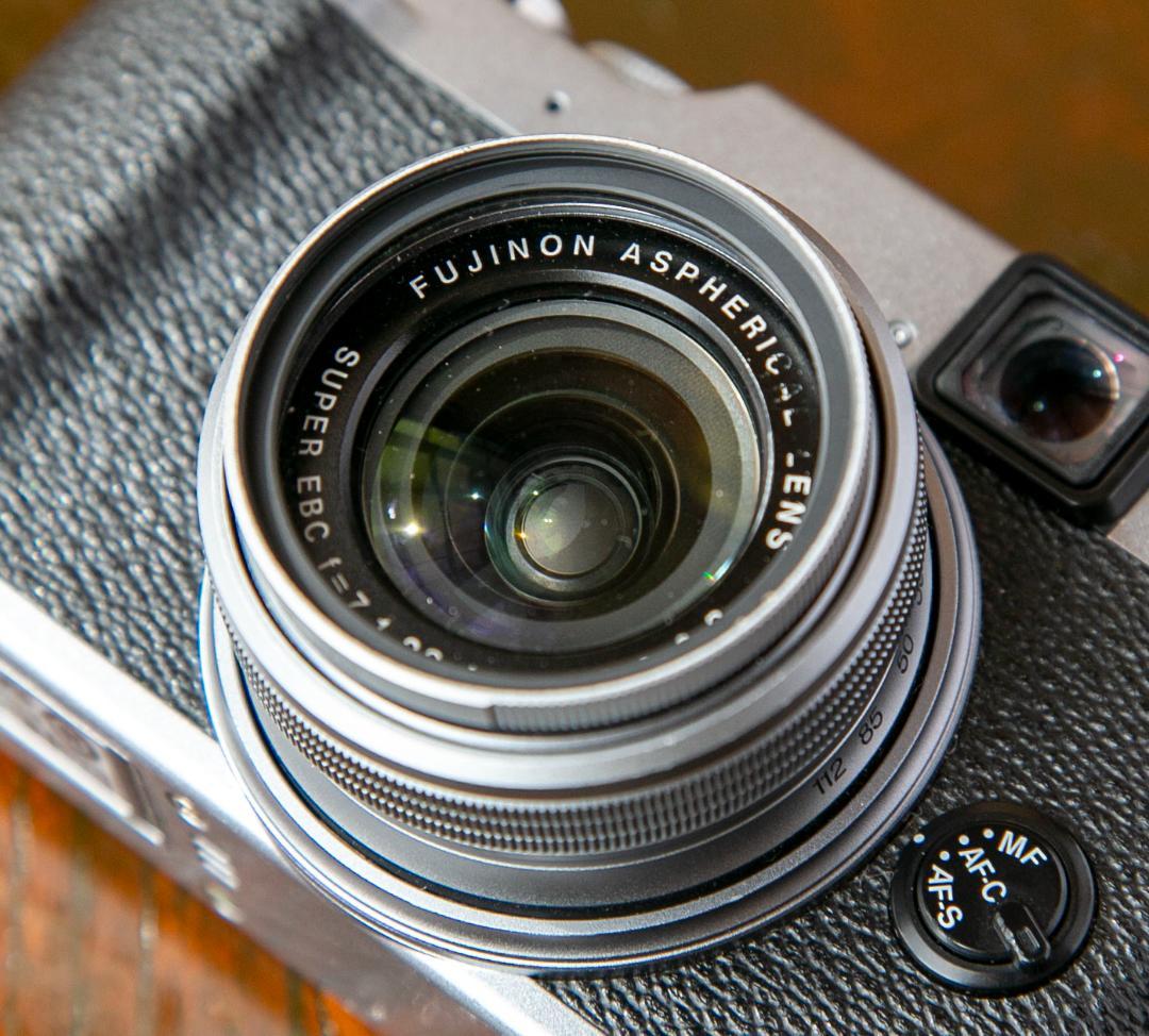 FUJIFILM フジフィルム X20 コンパクトデジタルカメラ〈動作未確認〉