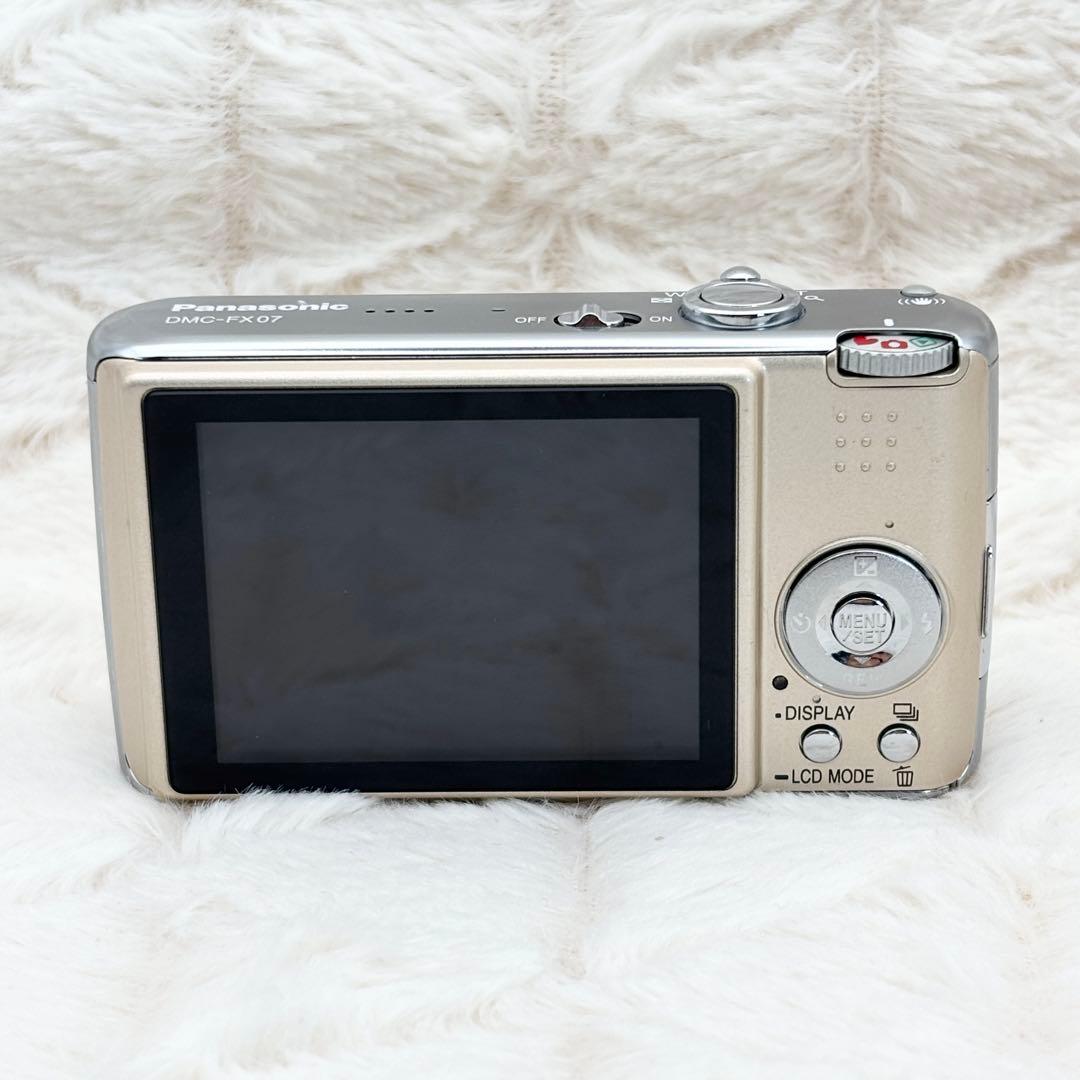 美品・動作良好✨ Panasonic LUMIX DMC-FX07 ゴールド