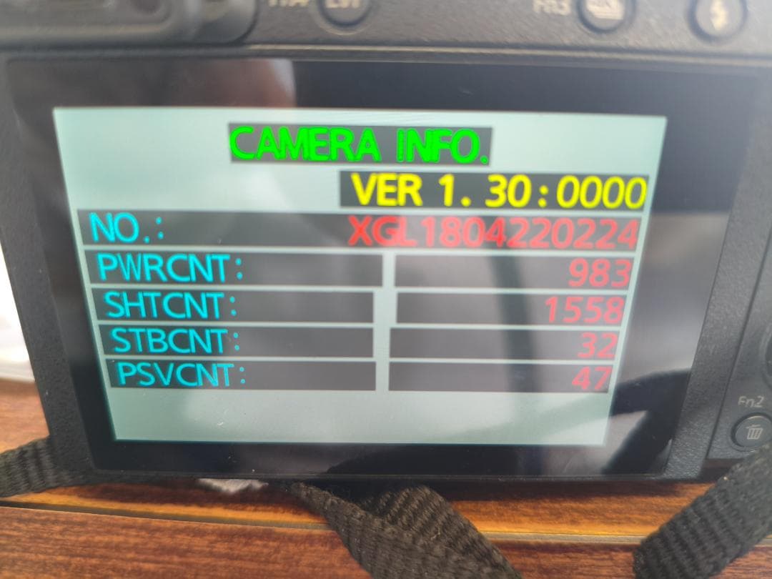 Panasonic FZ200 デジタルカメラ 本体