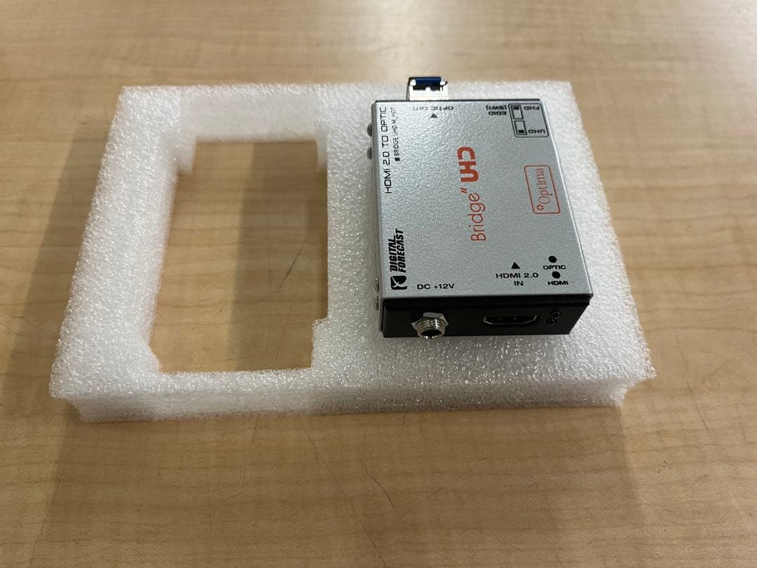 HDMI変換器　送信機受信機セット　(UHD_M_HOT. UHD_M_OHR)