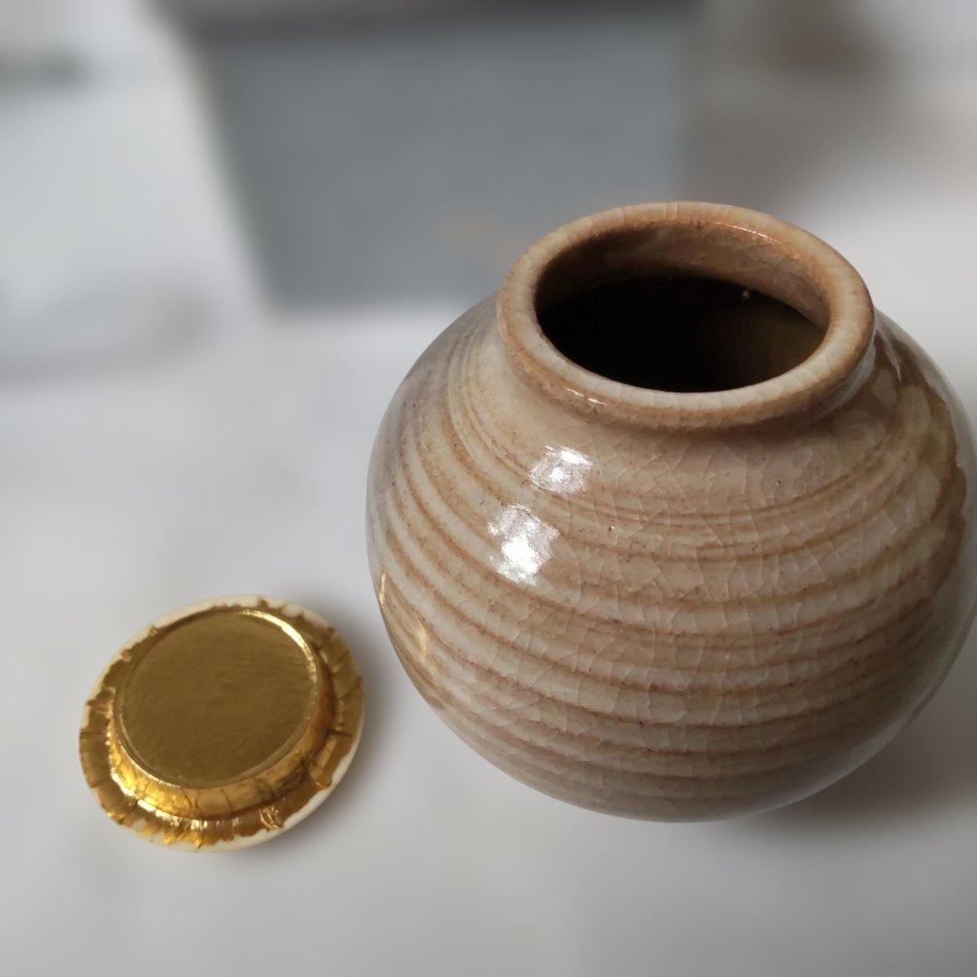 萩焼 文琳茶入 仕覆 有楽緞子 茶道具 茶入 美品 です。