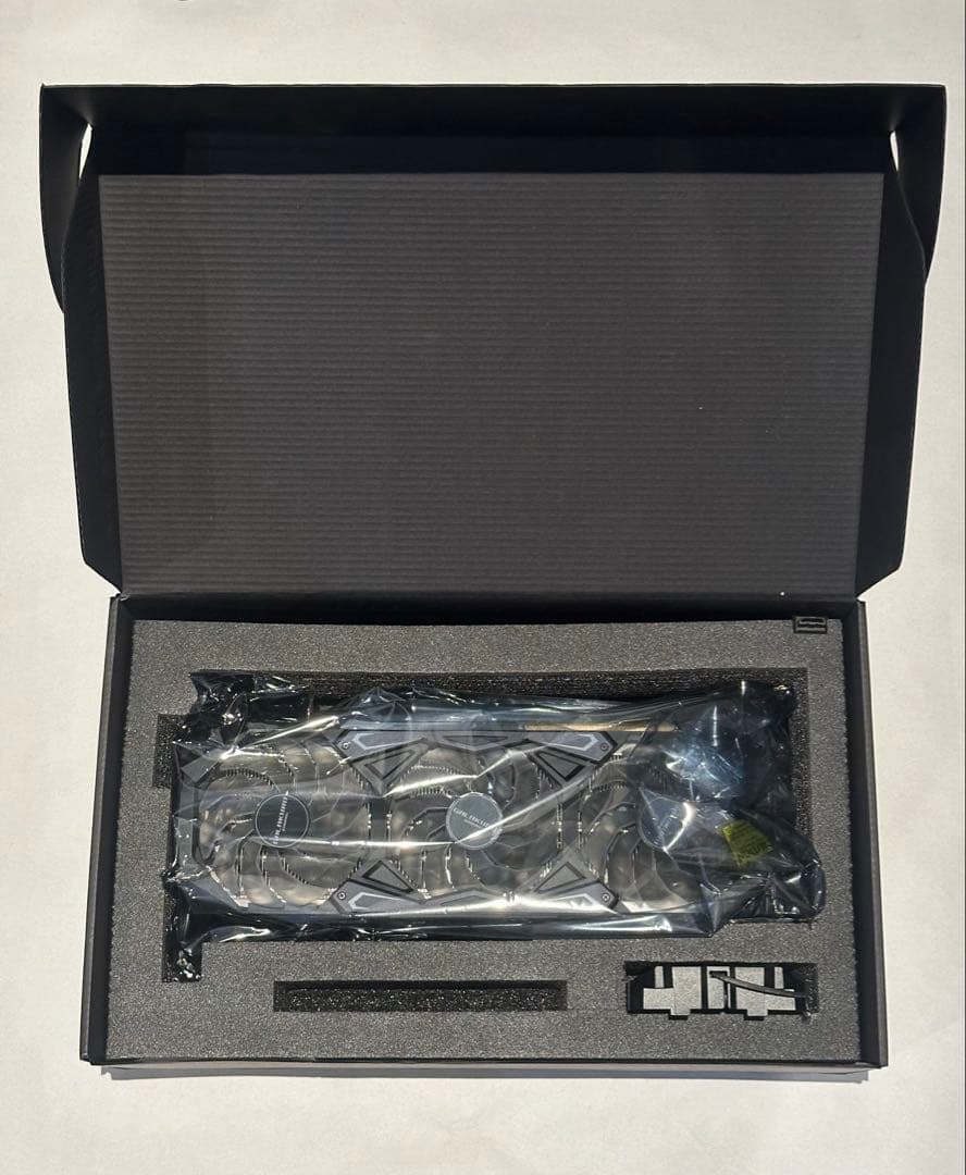 NVIDIA GeForce RTX3080 Galakuro Gaming箱付