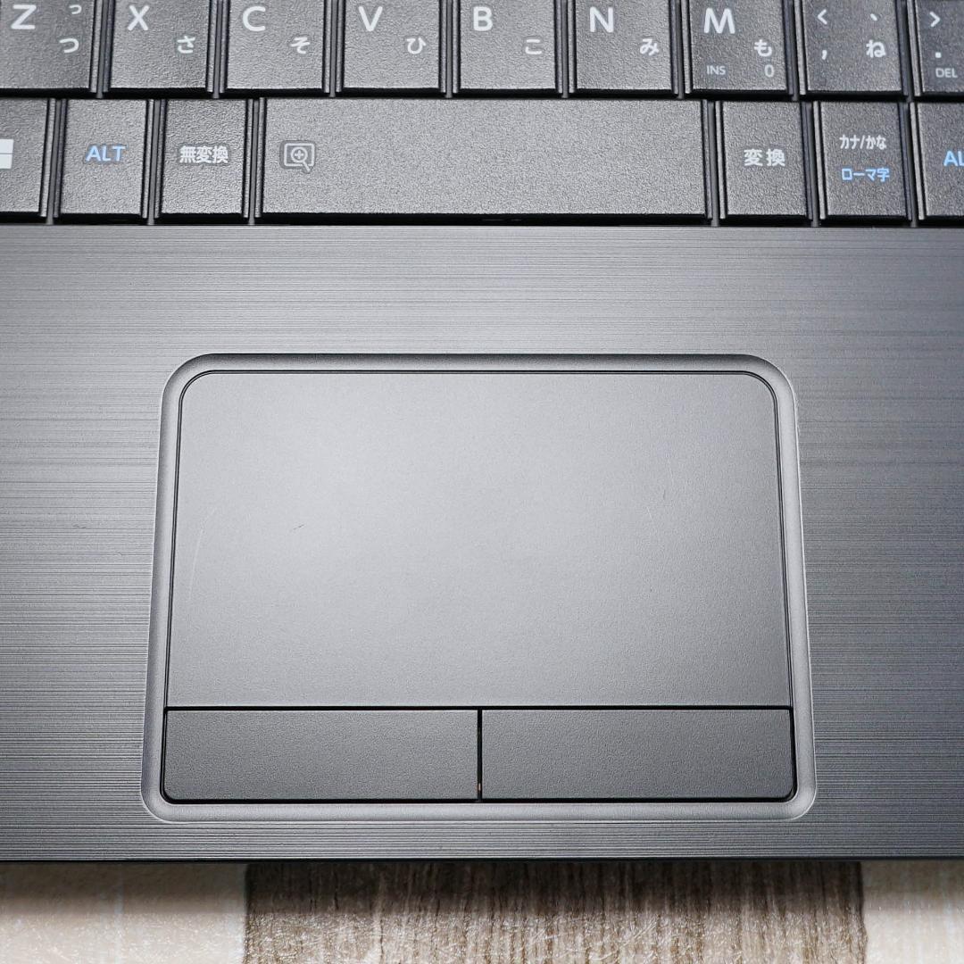 高年式の神速仕様✨ストレージ増設済✨１１世代コアｉ５＆１６Gメモリ✨フルＨＤ液晶