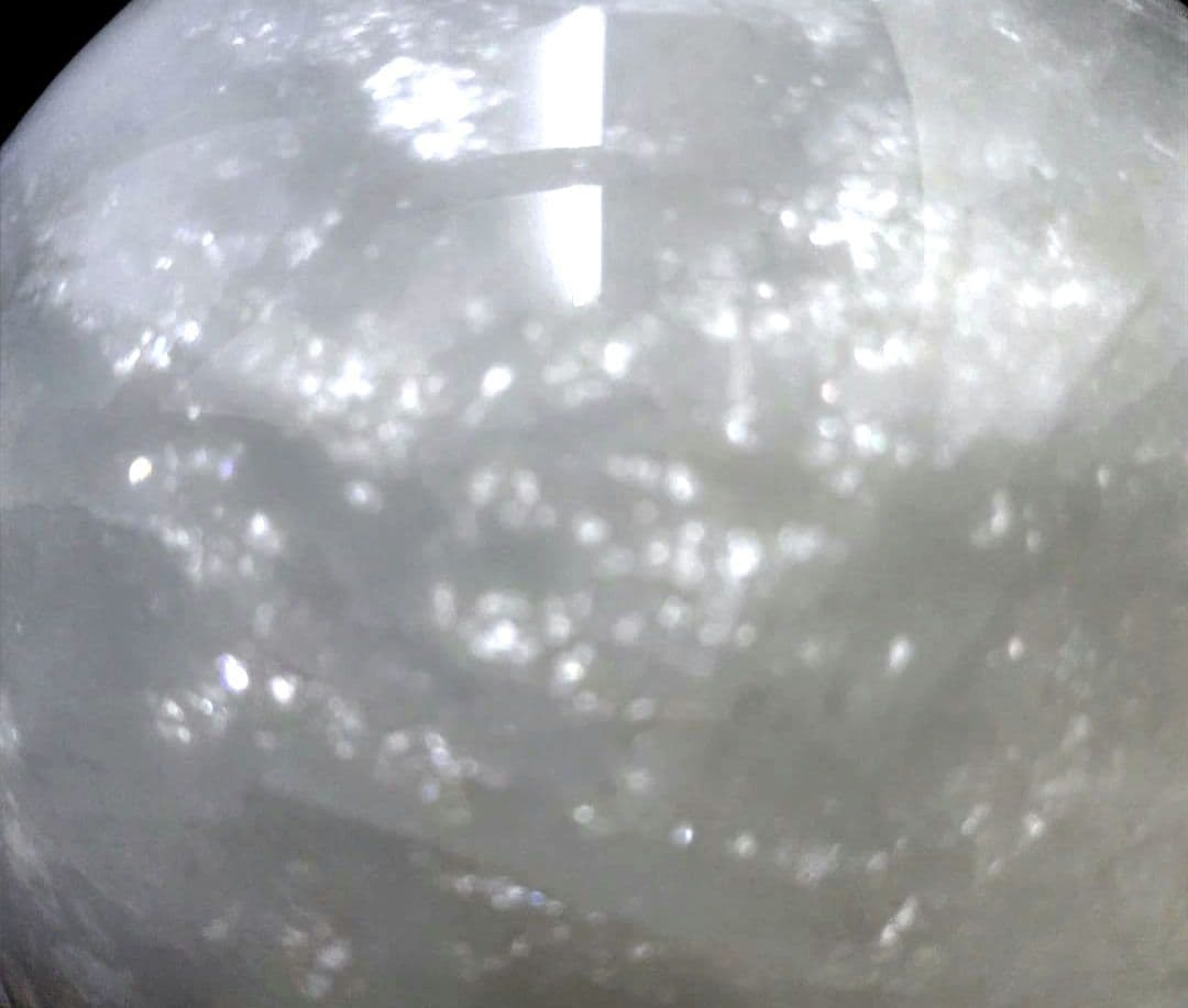 ヒマラヤ水晶　丸玉　スフィア　2.4Kg　木製台座付き！　②