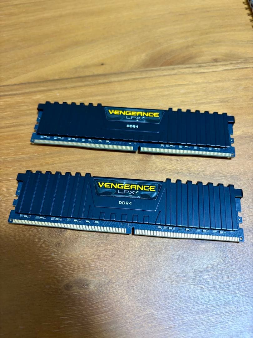 メモリー Corsair Vengeance LPX DDR4 64GB (2x32GB)