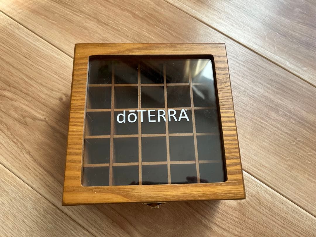 doTERRA エッセンシャルオイル木製ケース スペアミント　5本