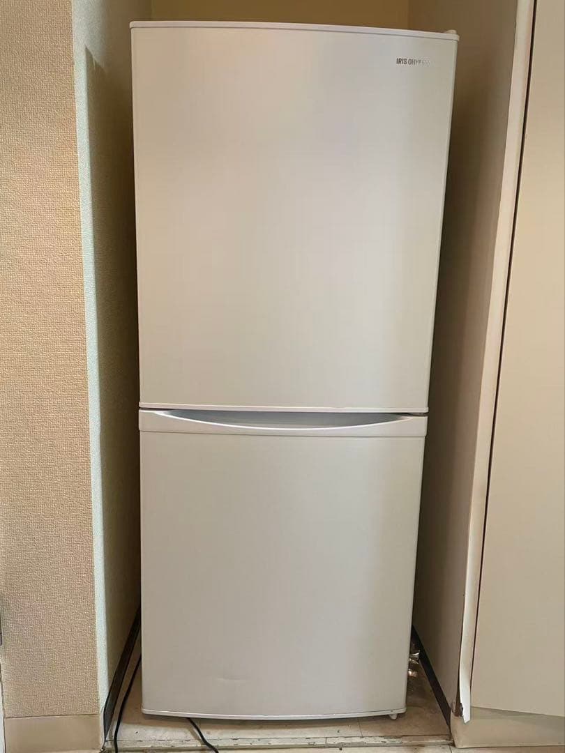 「引き取り限定」2022年製 アイリスオーヤマ 142L 冷蔵庫 美品
