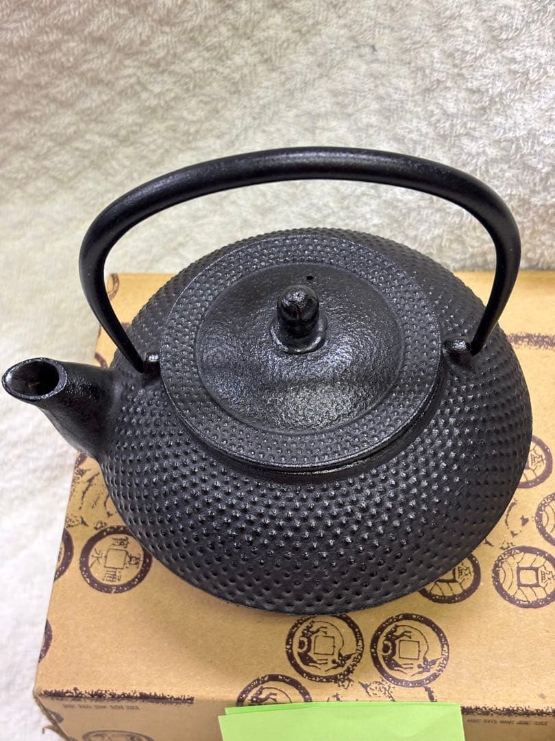 新品保管品　南部鉄器　鉄製急須 黒 ステンレスフィルター付き