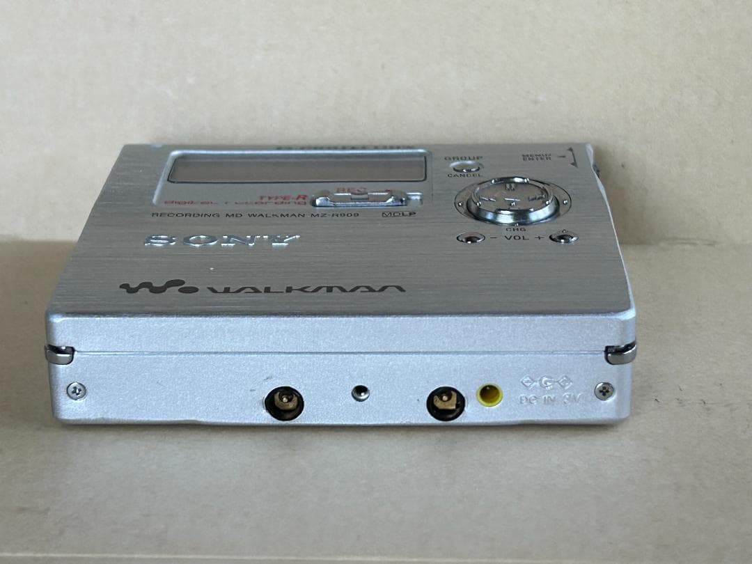 SONY MZ-R909 MDレコーダー ACアダプタ付中古動作確認済