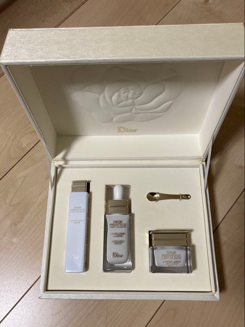 Dior prestige 化粧水　美容液　クリーム