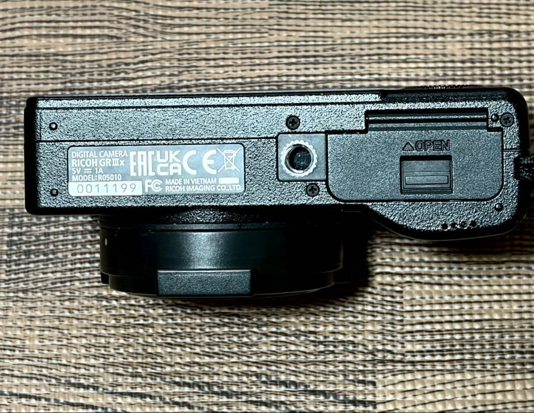 RICOH GR 3 X 保護フィルター、予備バッテリー、自動開閉キャップ付