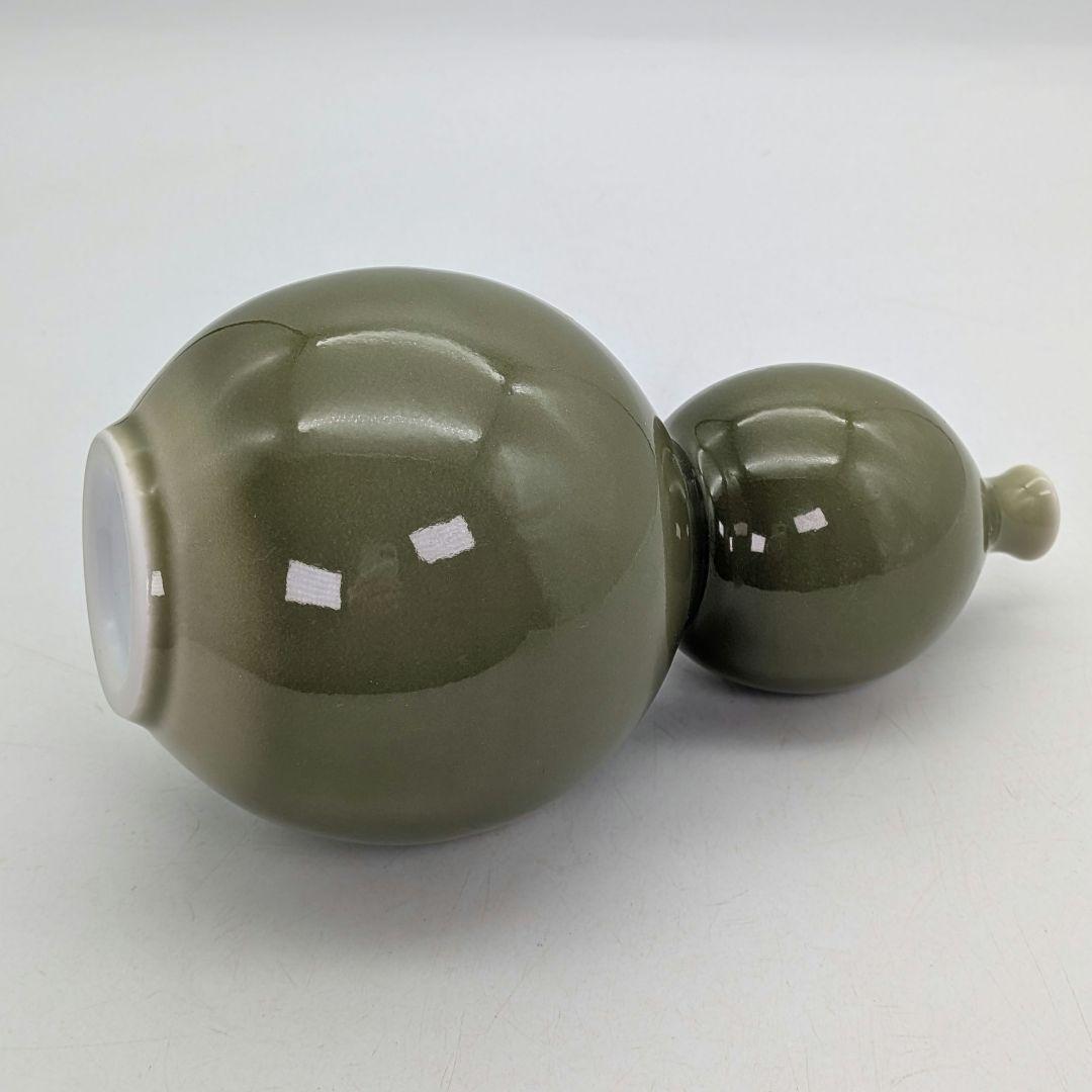 貞松善次 天竜寺青磁壷 共箱 壺 つぼ 瓢箪型 ひょうたん 一輪挿し 花器 置物