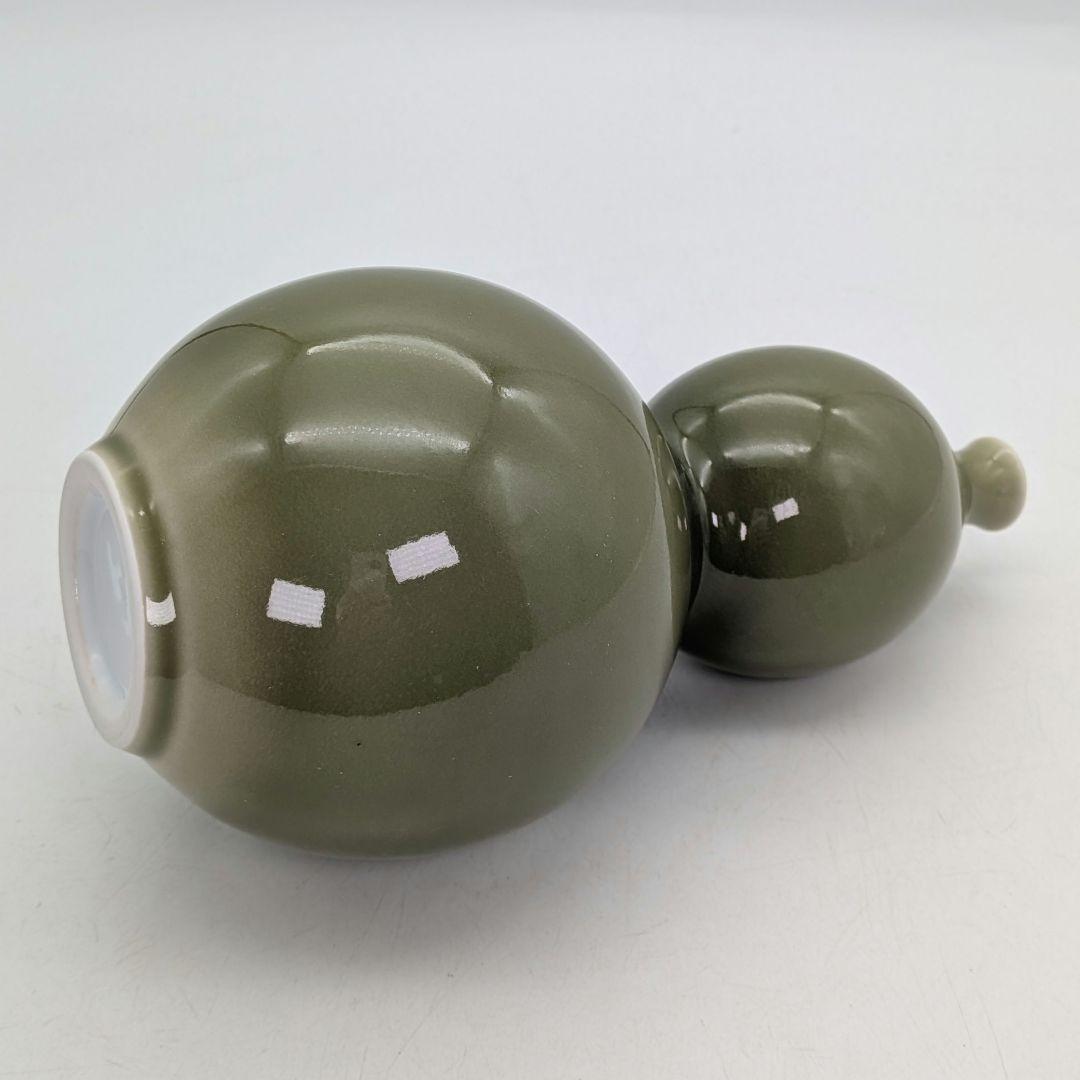 貞松善次 天竜寺青磁壷 共箱 壺 つぼ 瓢箪型 ひょうたん 一輪挿し 花器 置物