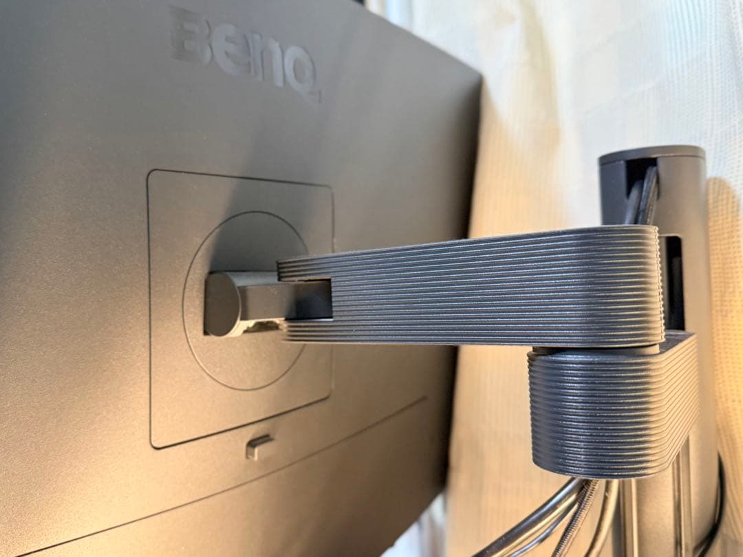 BenQ PD2705UA 27インチIPSディスプレイ 専用アーム付き
