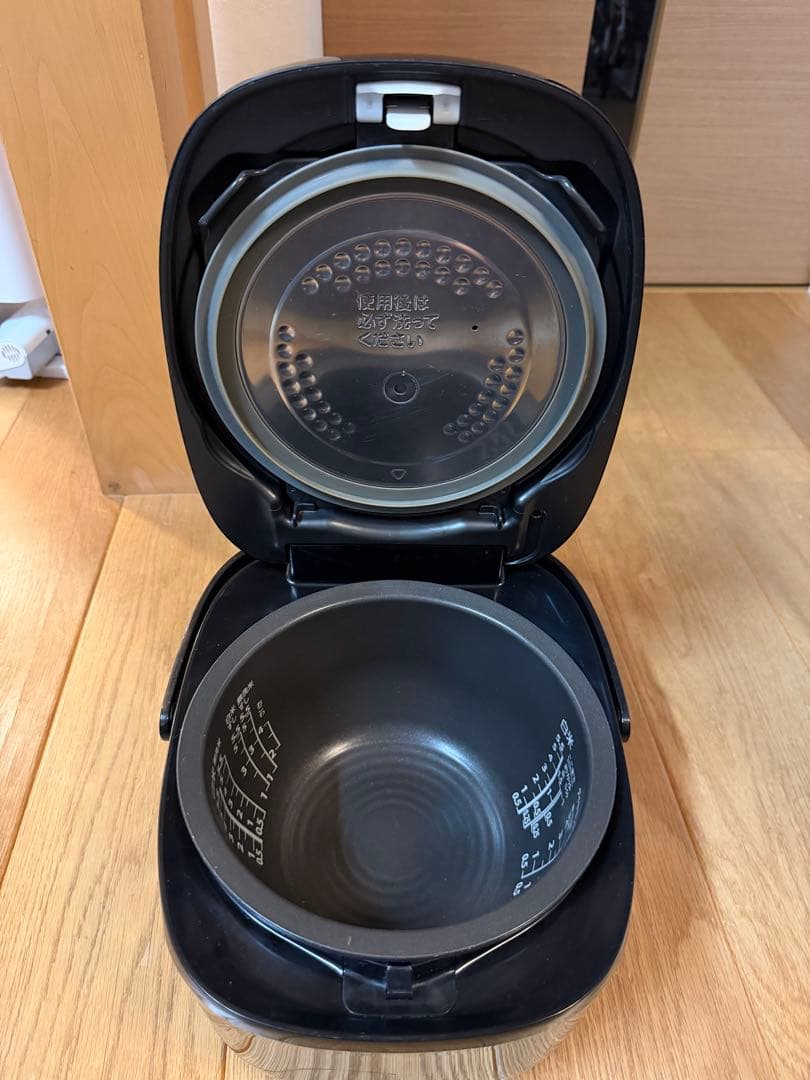 TOSHIBA 東芝 真空IHジャー炊飯器 RC-10VRR