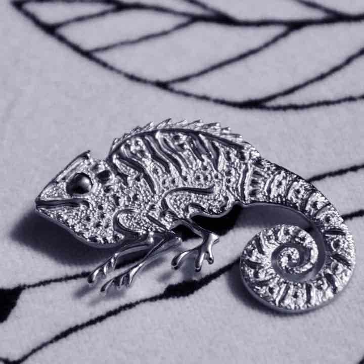 ハンドメイド　カメレオン　ピンズ　シルバー925