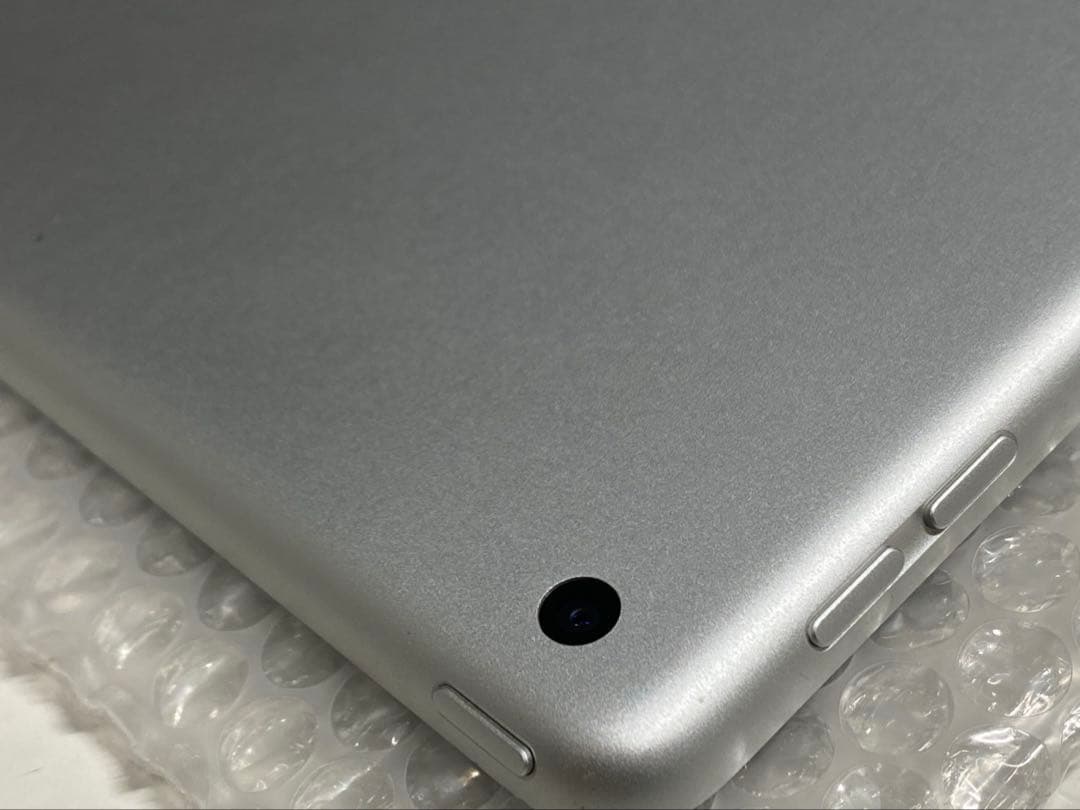 中古♪iPad 第9世代 Wi-Fiモデル シルバー