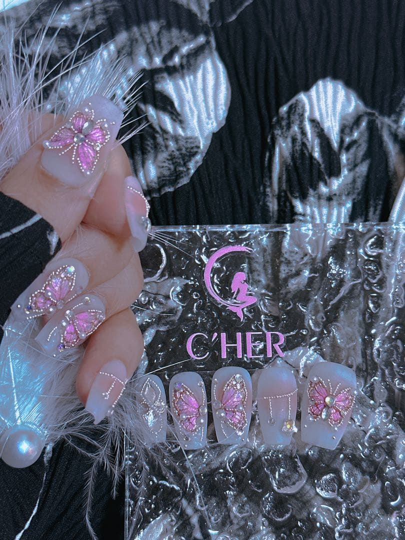 C'HER蝶々ネックレスハンドメイドネイルチップ