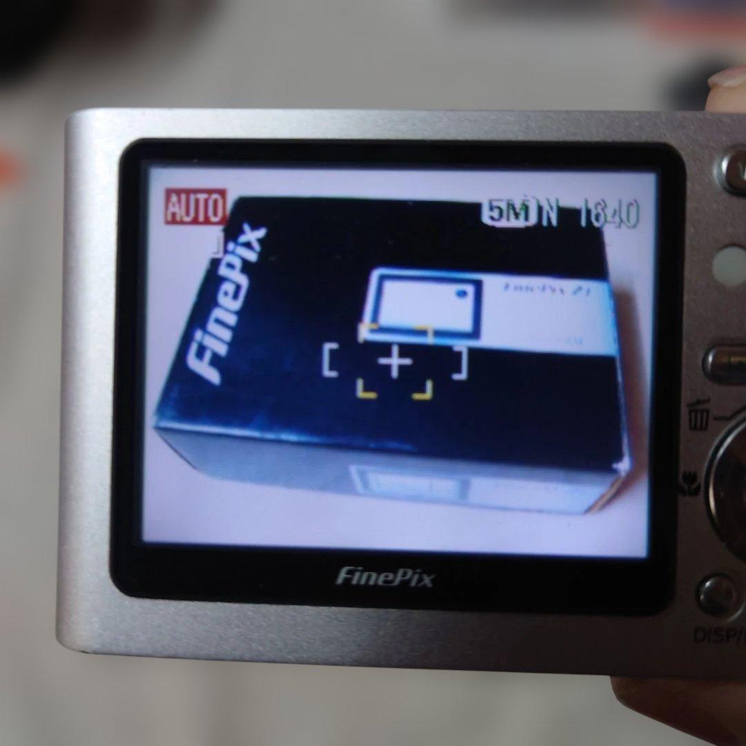 Fujifilm FinePix Z1・コンパクトデジタルカメラ・シルバー