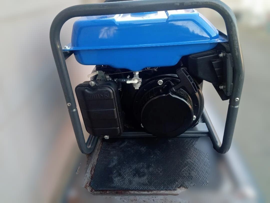 美品　YAMAHA　ヤマハ　エンジン発電機　EF23H
