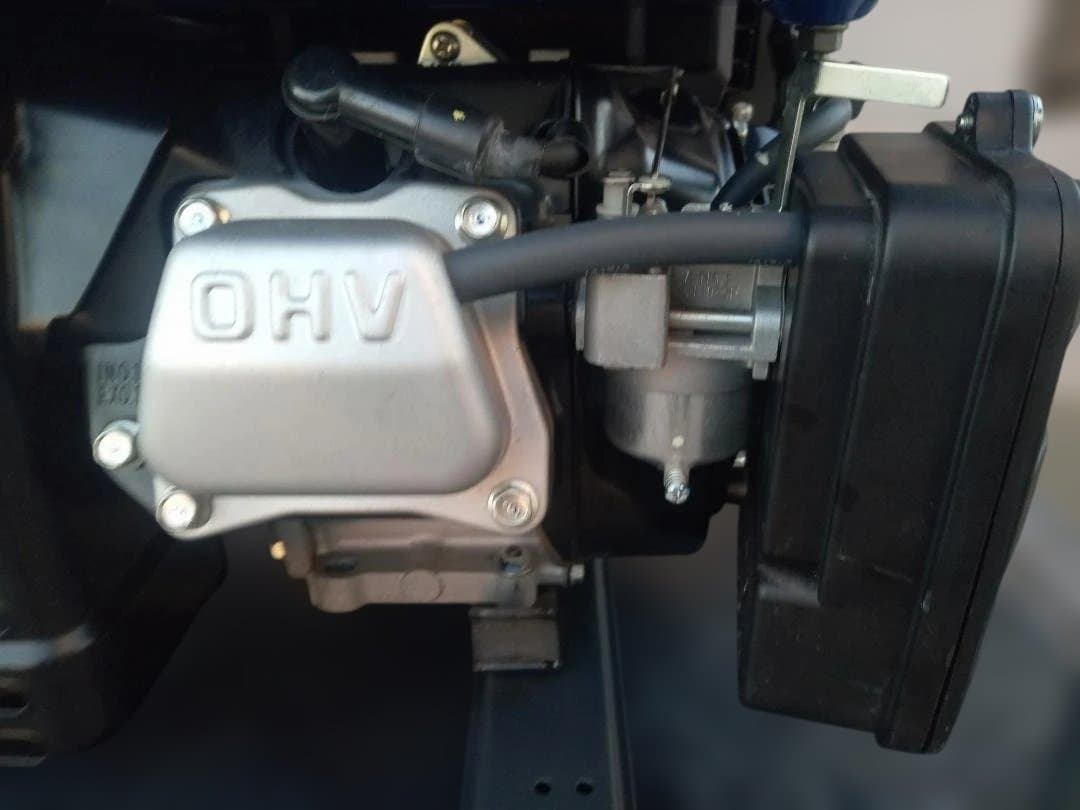 美品　YAMAHA　ヤマハ　エンジン発電機　EF23H