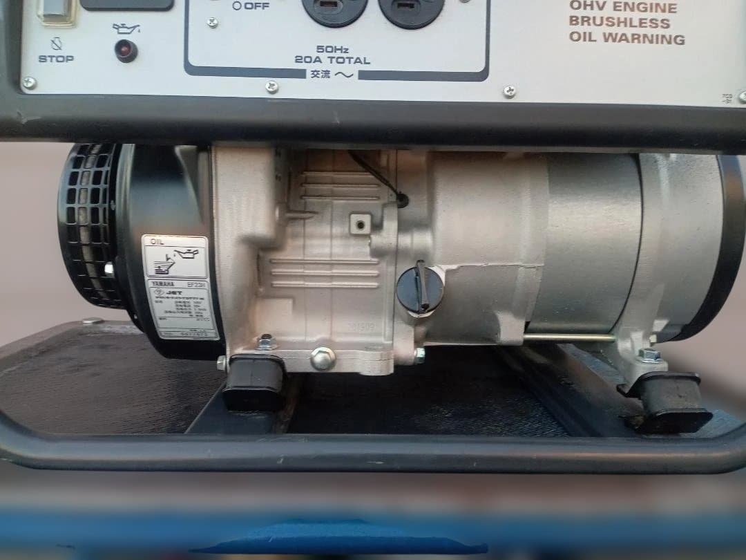 美品　YAMAHA　ヤマハ　エンジン発電機　EF23H