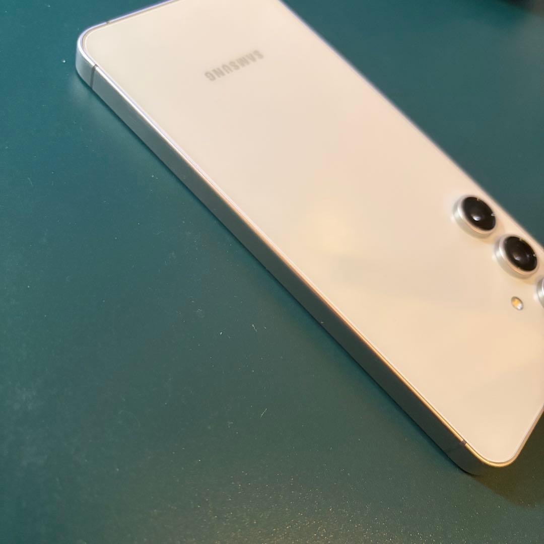 美品 Samsung Galaxy S24 FE ホワイト 本体