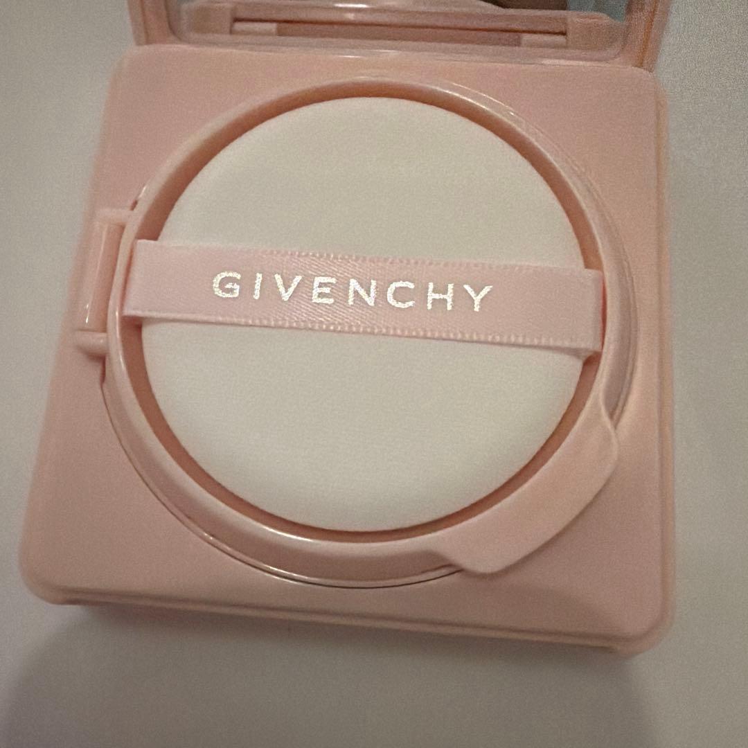 Givenchy 化粧下地 コンパクト