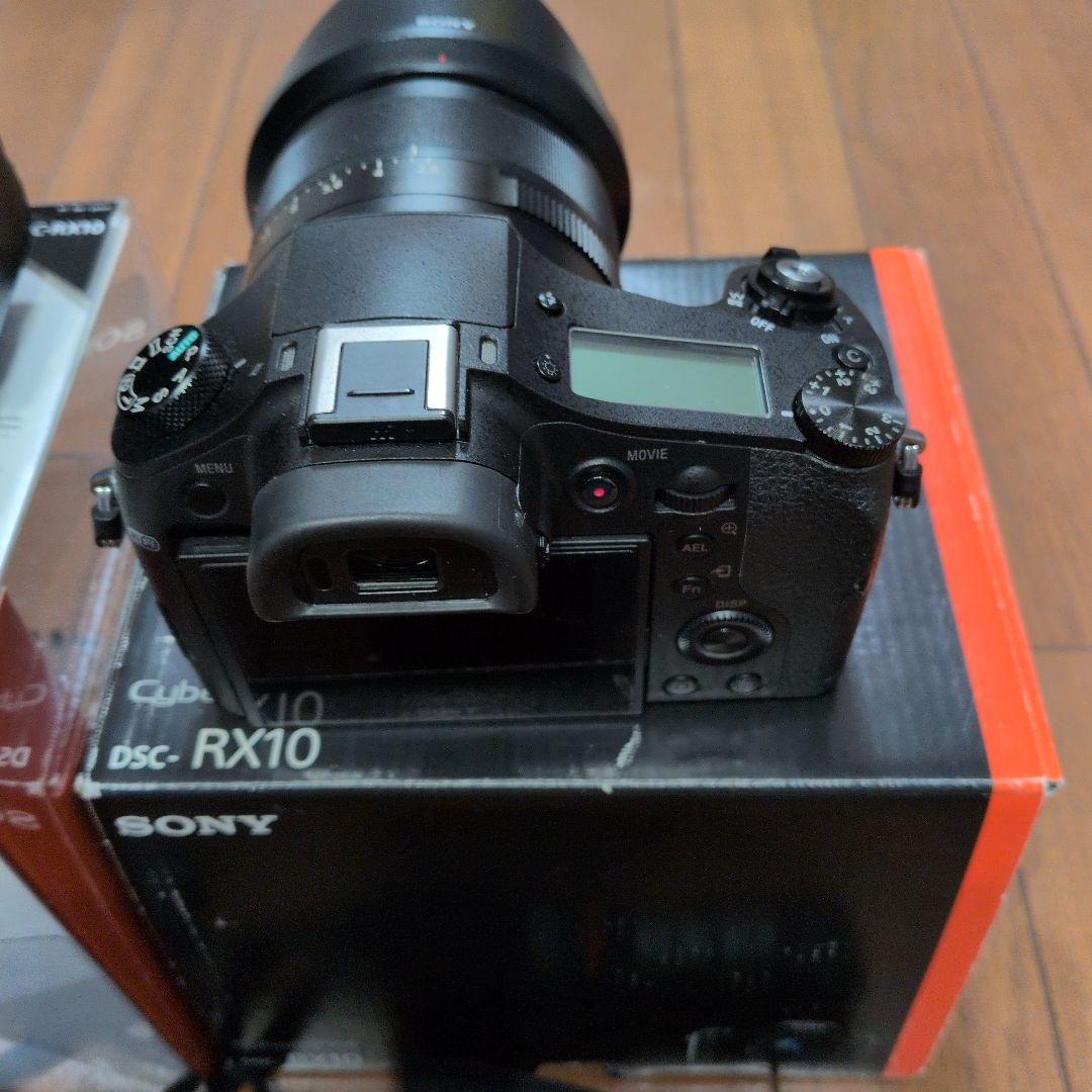 SONY Cyber-shot RX10 本体と付属品