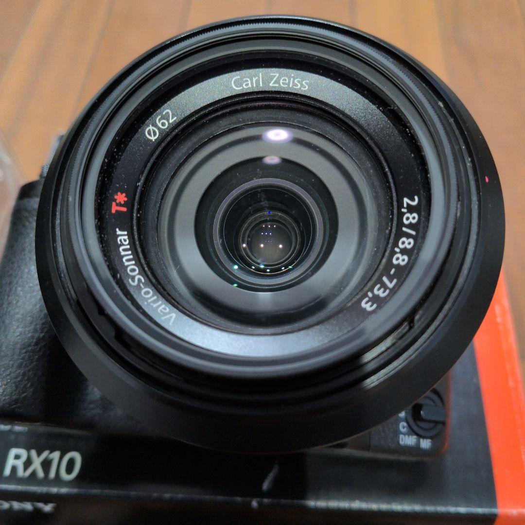 SONY Cyber-shot RX10 本体と付属品