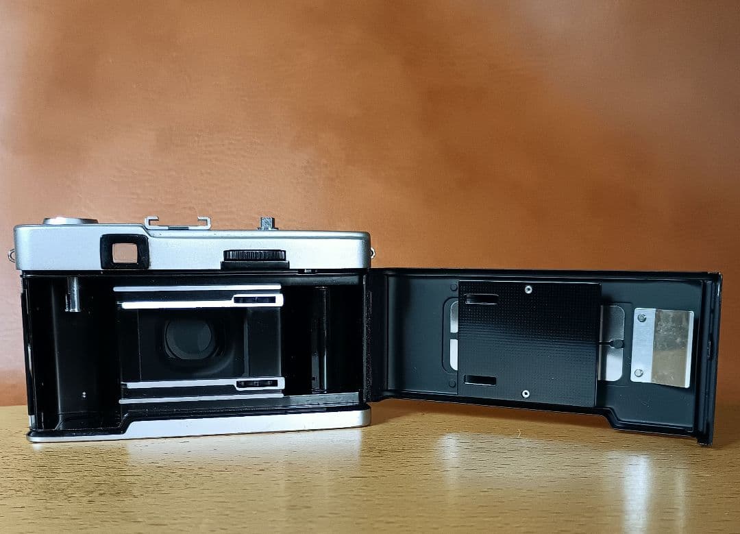 Nagako Matsumotoカメラ【整備完動品】オリンパストリップ35