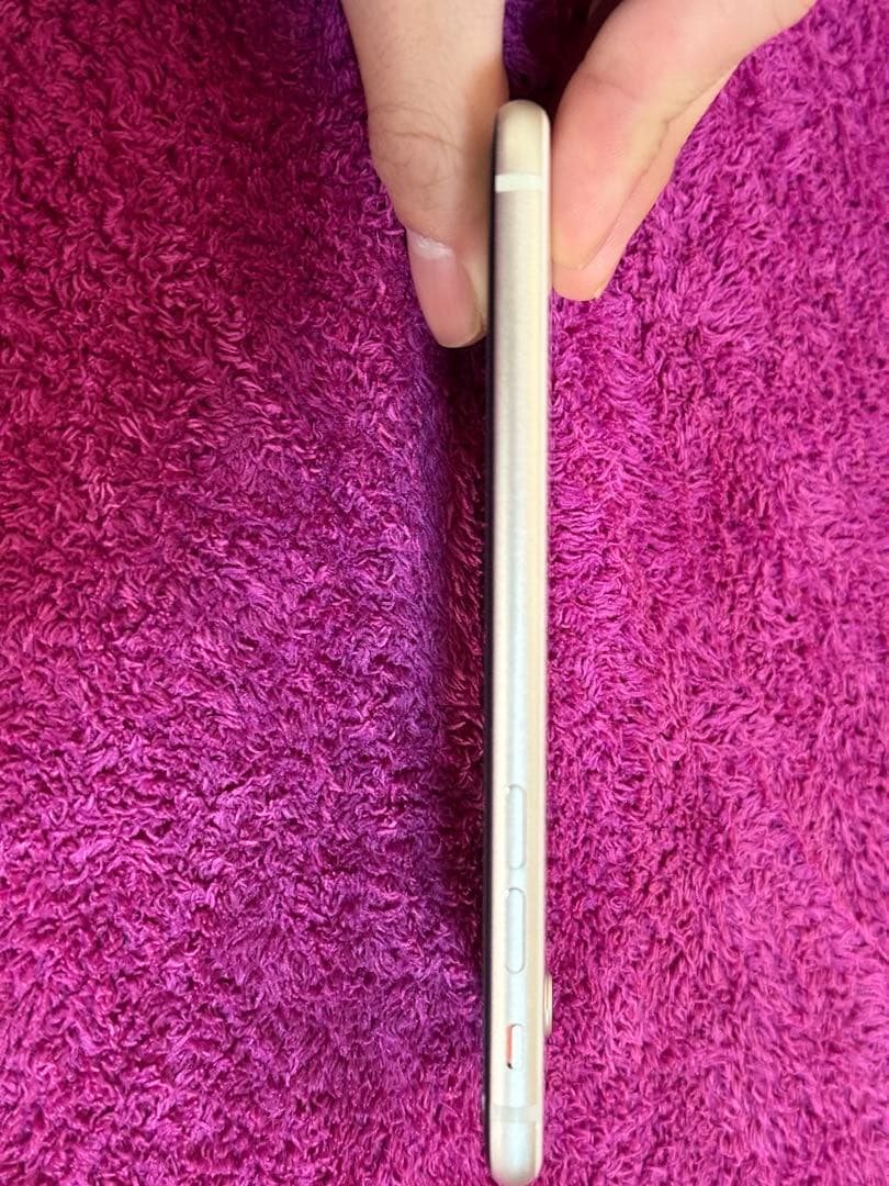iPhone SE3 128GB スターライト　SIMフリー