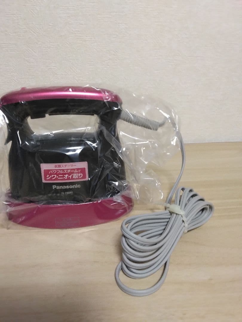★新品未使用★Panasonic NI-FS340 衣類スチーマー 黒/ピンク