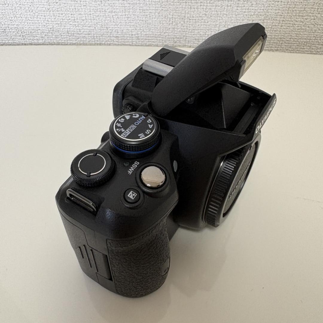オリンパスE-620本体とレンズ2本(50mm macro・12-60mm）