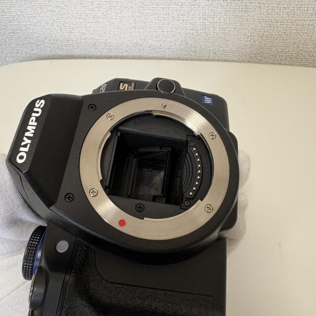 オリンパスE-620本体とレンズ2本(50mm macro・12-60mm）