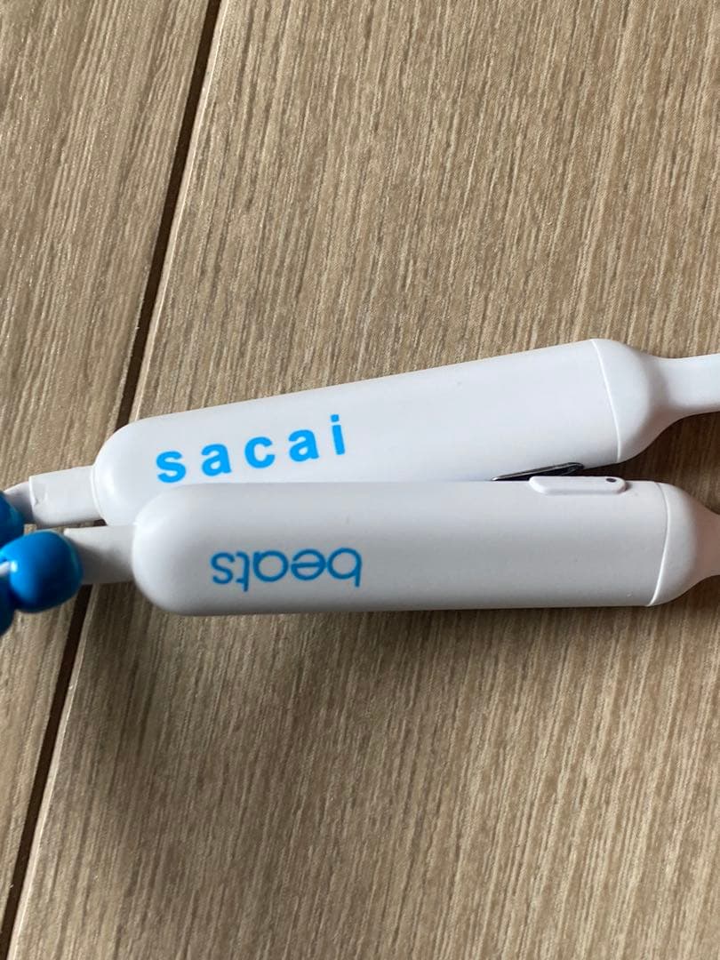 Sacai × Beats ワイヤレスイヤホン