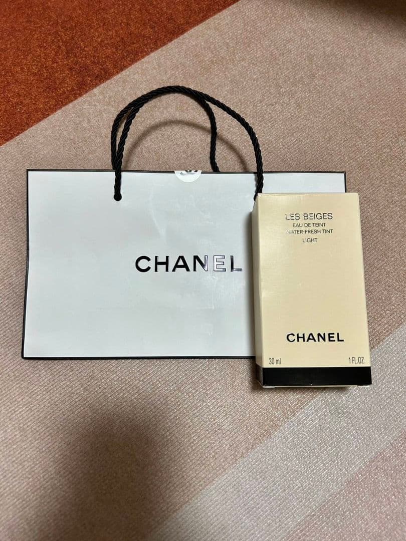 CHANEL シャネル レ ベージュ オー ドゥ タン ライト ファンデーション