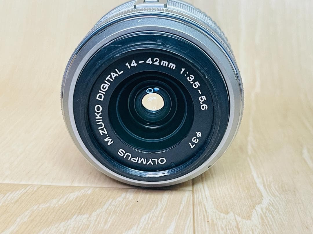 Olympus E-P3 シルバー シャッター数 1,760回 ＋ レンズセット