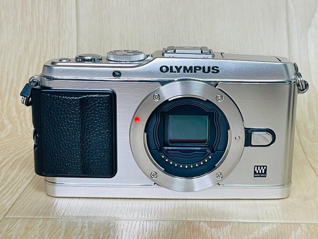 Olympus E-P3 シルバー シャッター数 1,760回 ＋ レンズセット