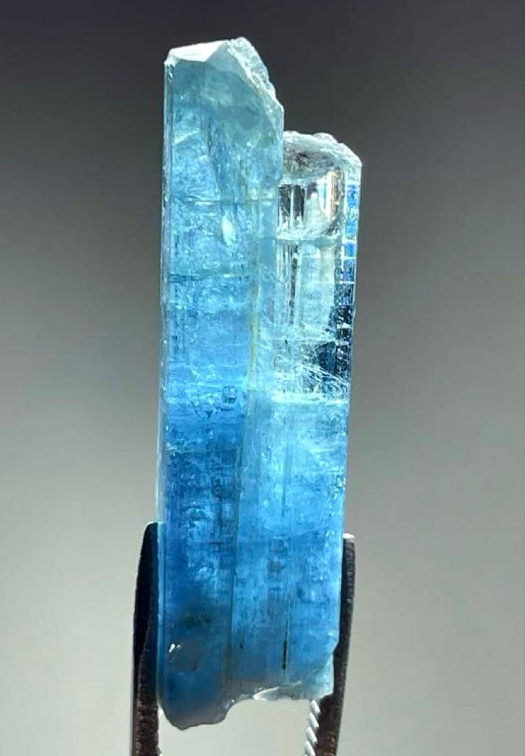 ベトナム産・アクアマリン・3結晶一体型の天然無加工品31.15ct(6.23g)