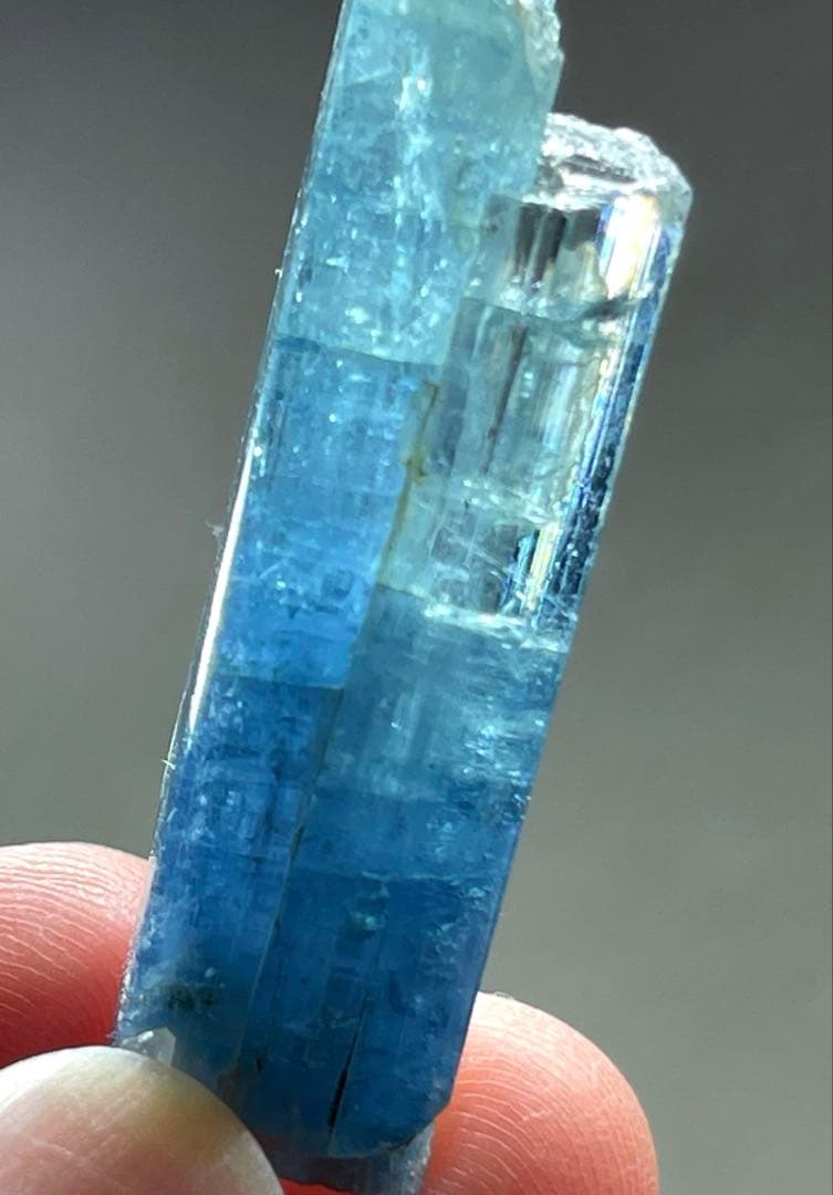 ベトナム産・アクアマリン・3結晶一体型の天然無加工品31.15ct(6.23g)