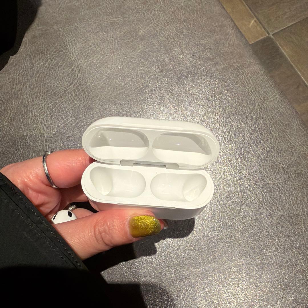 Apple AirPods Pro 3 充電ケース(箱あり)